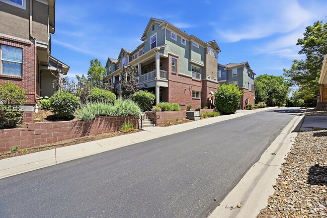 Building Photo - $2,740.95 -  3 Bed, 2.5 Bath Townhome in Denver with Attached Garage and Central AC!