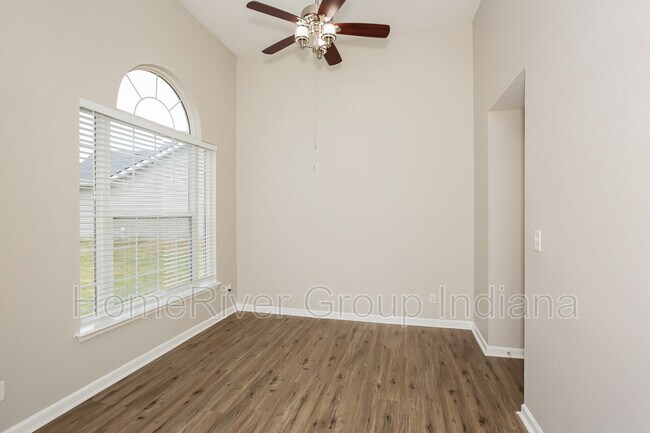Building Photo - 926 Nature Lake Ct