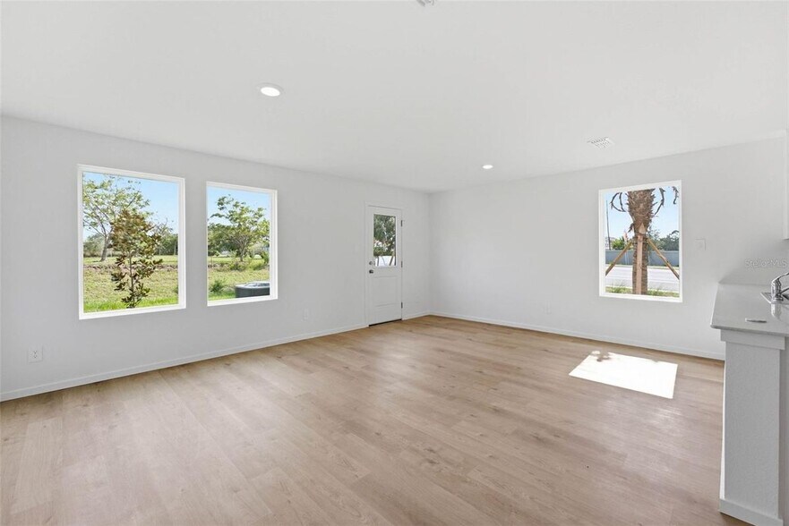 Building Photo - 1557 Plank Pl