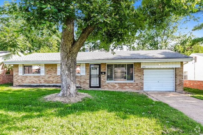 Building Photo - 933 Lebon Dr