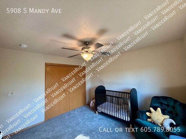 Building Photo - 5908 S Mandy Ave