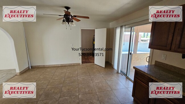 Building Photo - Ajo Hwy & Camino De Oeste - 3/2 with AC an...