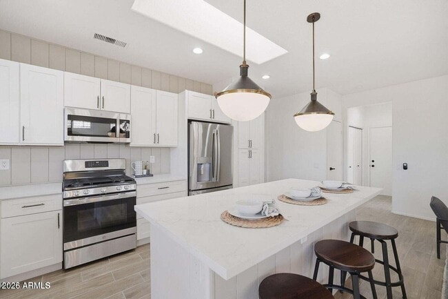 Building Photo - 22408 N Las Vegas Dr