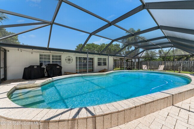 Building Photo - 370 Capri Rd