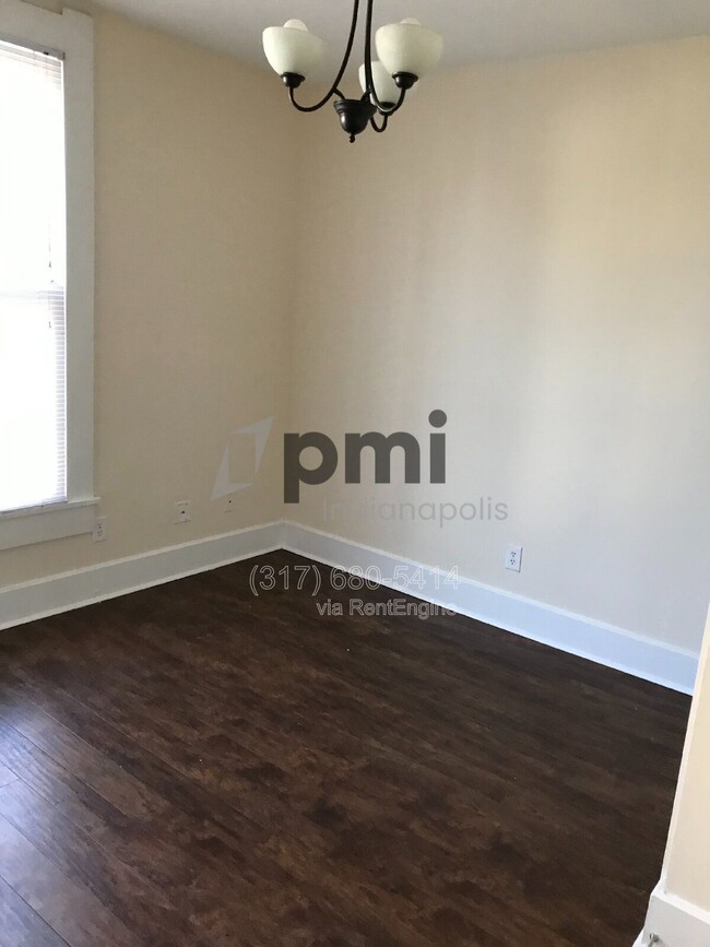 Building Photo - 822 Christian Pl