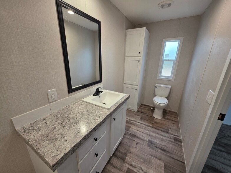 Building Photo - 400 Southside Dr