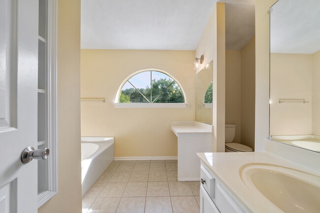 Building Photo - 3904 Sidney Lanier Blvd