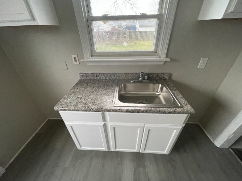 Building Photo - 1322 Brownell Ave