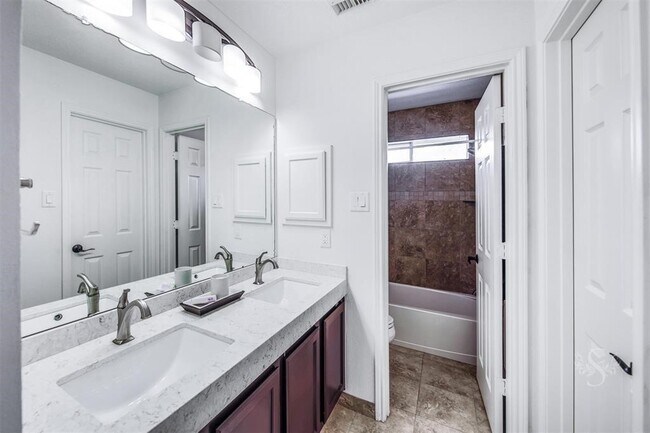 Building Photo - 2211 Merrill Hills Cir