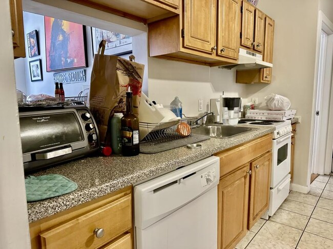 Building Photo - 3 bedroom in Brighton MA 02135