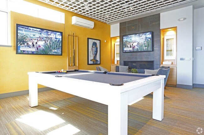 Building Photo - 3645 Haven Ave