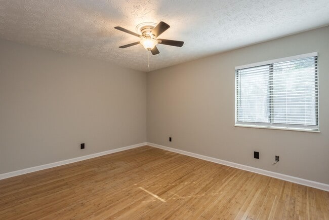 Building Photo - 114 Ladbrook Ln