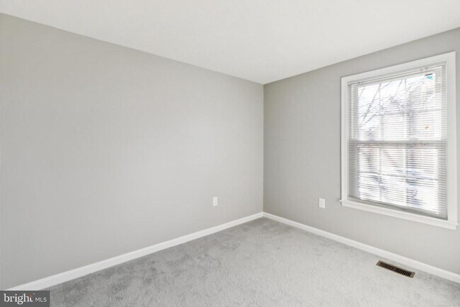 Building Photo - 10603 Tuppence Ct