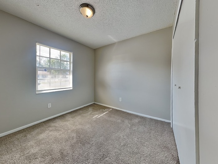 Building Photo - 610 Charter Ct