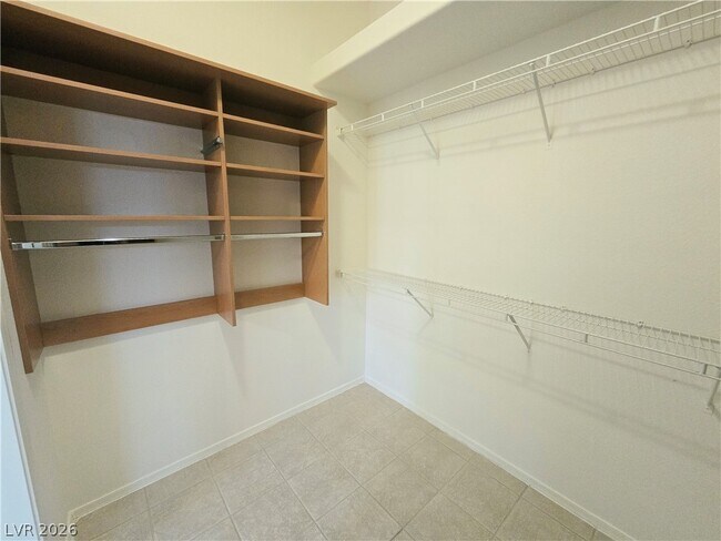 Building Photo - 10309 Longwood Dr