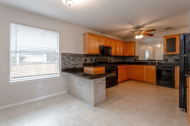 Building Photo - Cozy 3/BR 2/BA One-Level Home with Covered...
