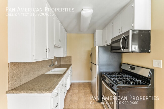 Building Photo - 5611 E 23rd St