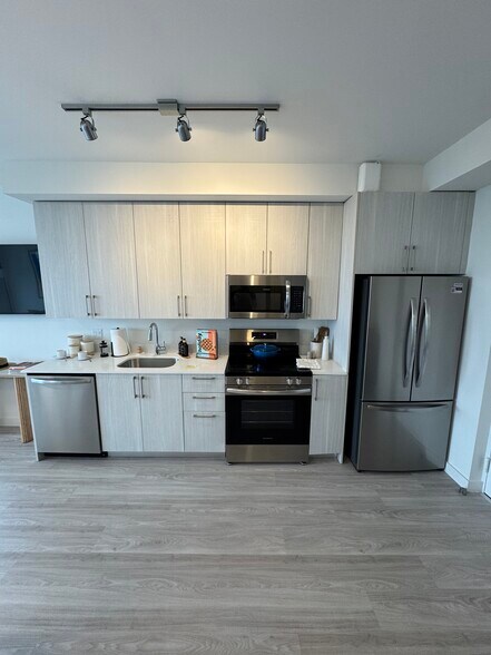Primary Photo - 1460 NW 35th St