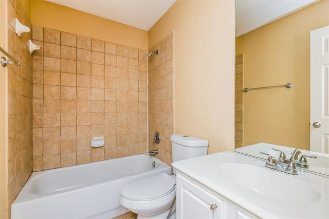 Building Photo - 8421 Beaufort Ct