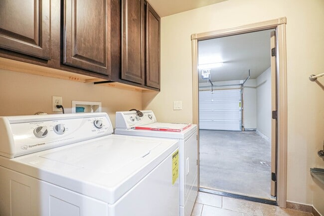 Building Photo - Cozy 3 Bed 2 Bath You've Been Looking For!