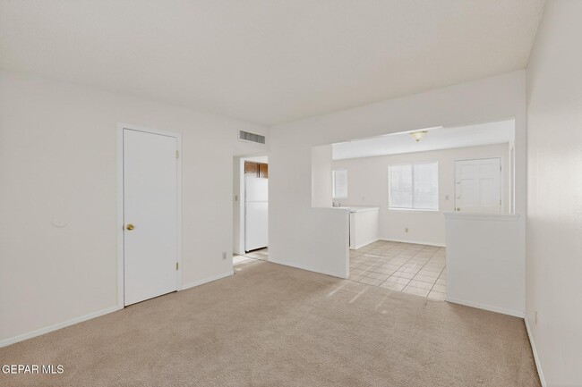 Building Photo - 10370 Kellogg St