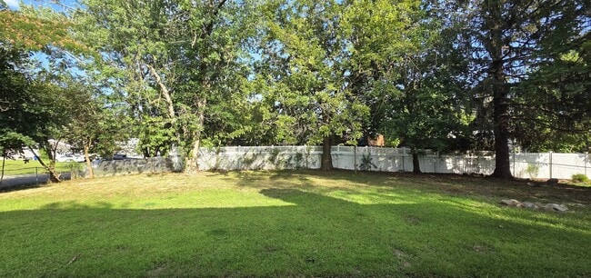 Building Photo - A Spacious 4 bedroom house for Rent !!!