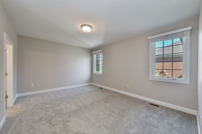 Building Photo - 410 Delnor Glen Dr