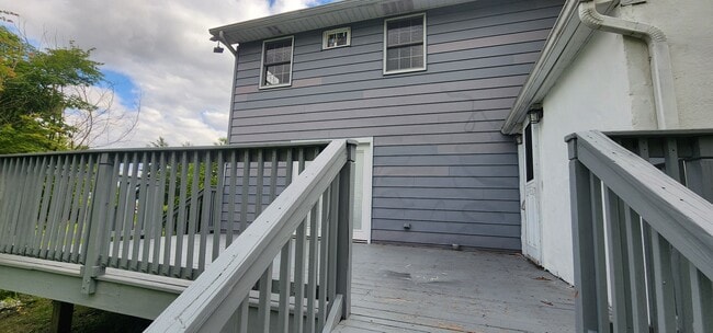 Building Photo - 444 Durham Rd