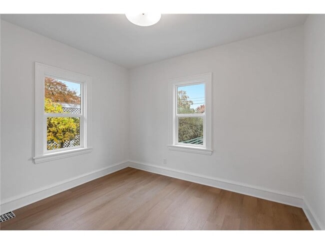 Building Photo - 3419 24th Ave S