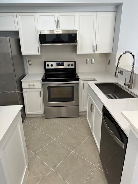 SO FLO Real Estate Group 2320 E PRESERVE WAY APT 301 MIRAMAR - 2320 E Preserve Way