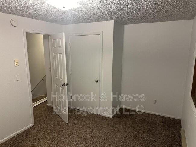 Building Photo - 4887 Basswood Dr