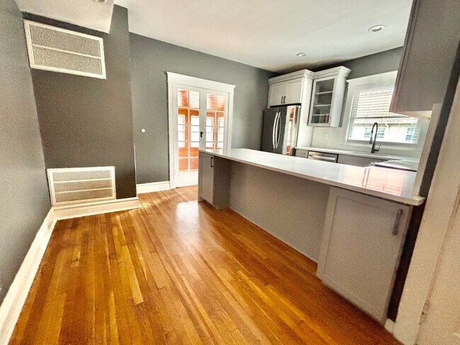 Building Photo - 3415 Locust St