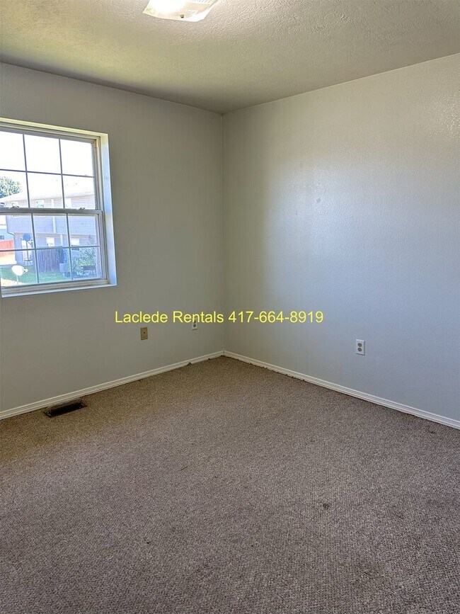 Building Photo - 3 BEDROOM 2.5 BATHROOM TOWNHOUSE FOR RENT