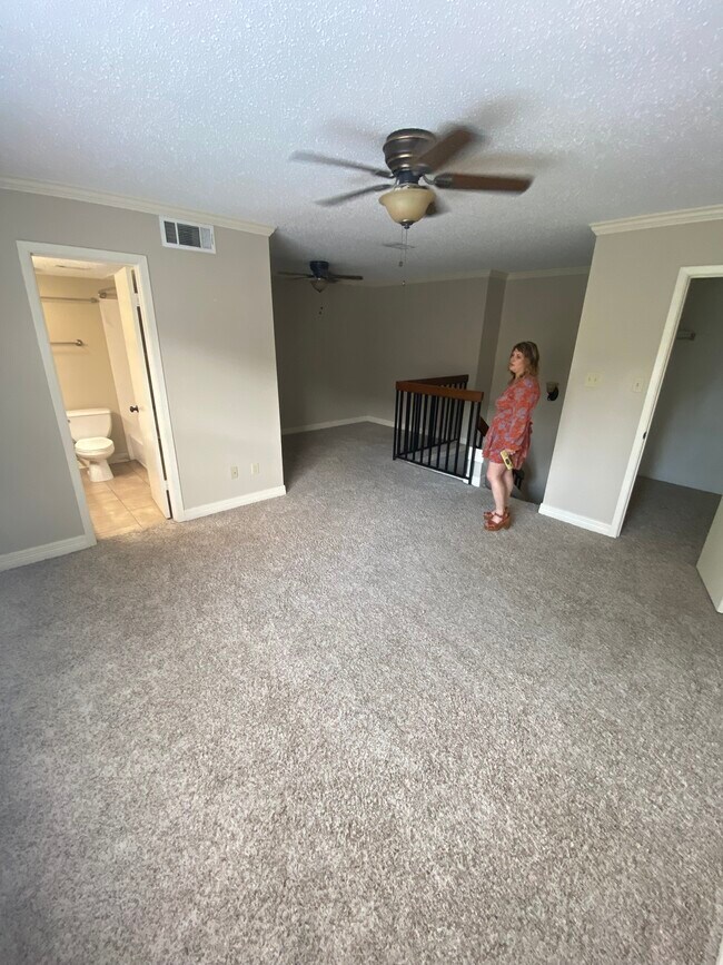 Building Photo - 3100 Fairfield Ave