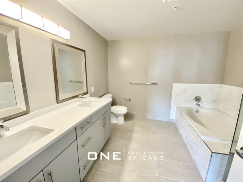 Building Photo - 501 N State St