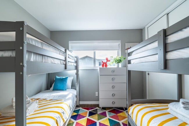 Building Photo - 2101 N 52nd Ave