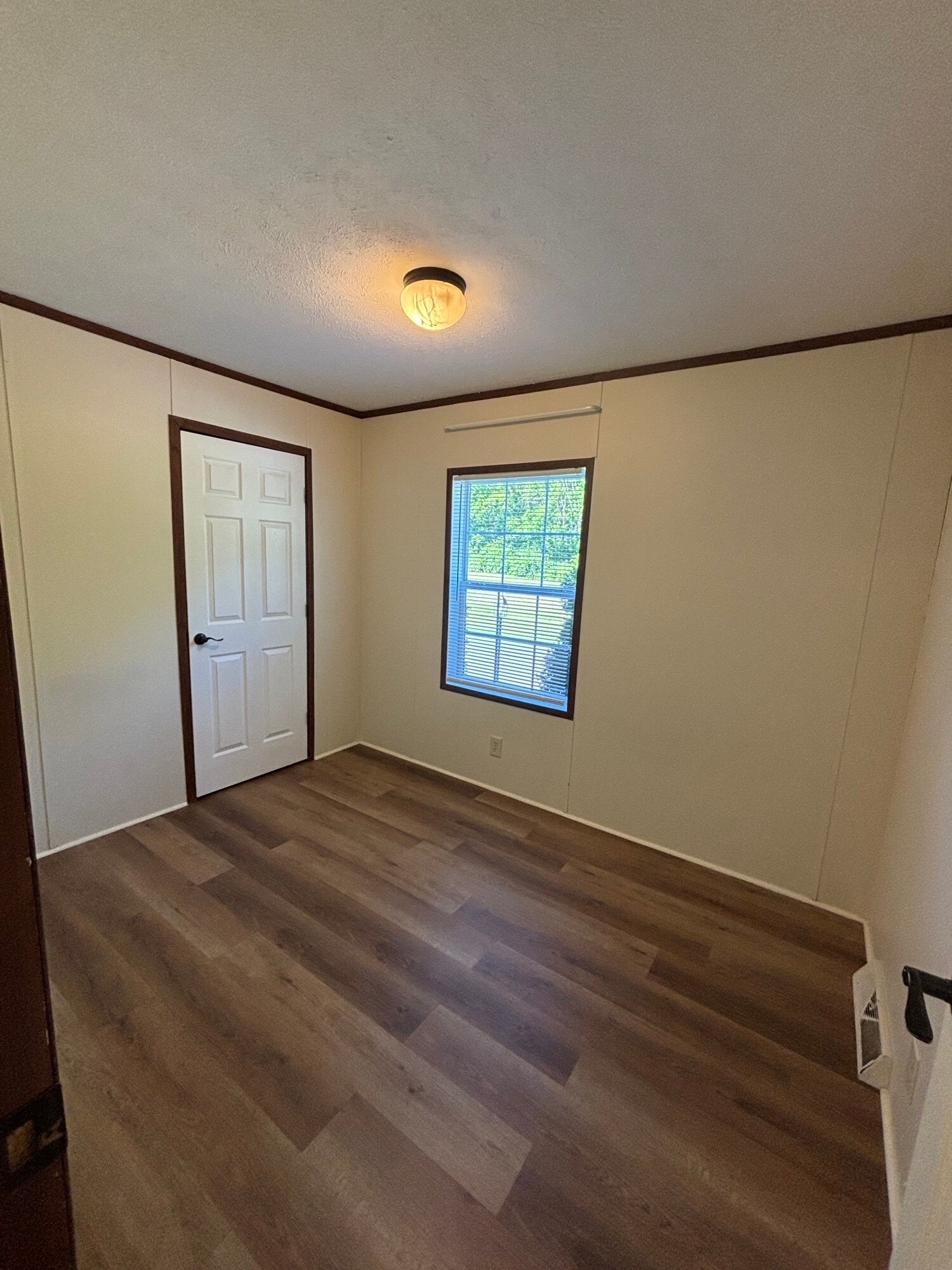 Building Photo - 40 Edgewood Dr
