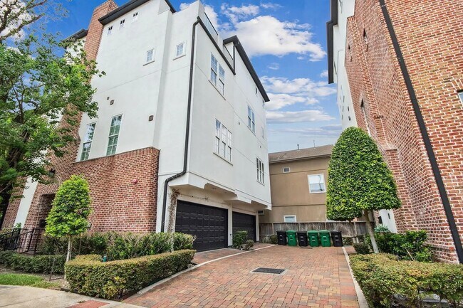 Building Photo - 2607 Cohn St