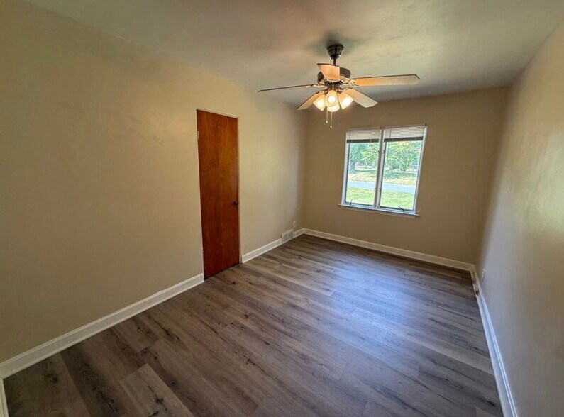 Bedroom #1 - 902 Coolidge Ave