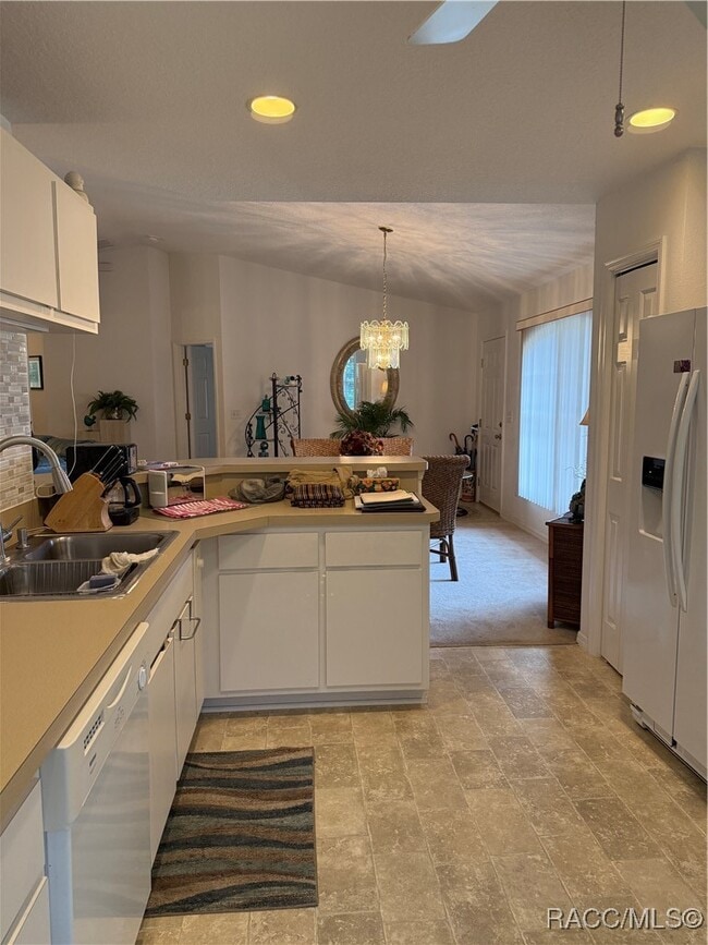 Building Photo - 2858 E Marcia St