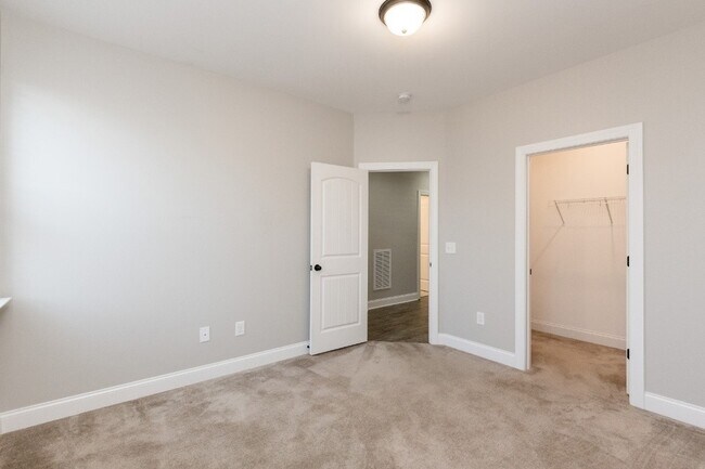 Building Photo - 318 Cornelius Wy