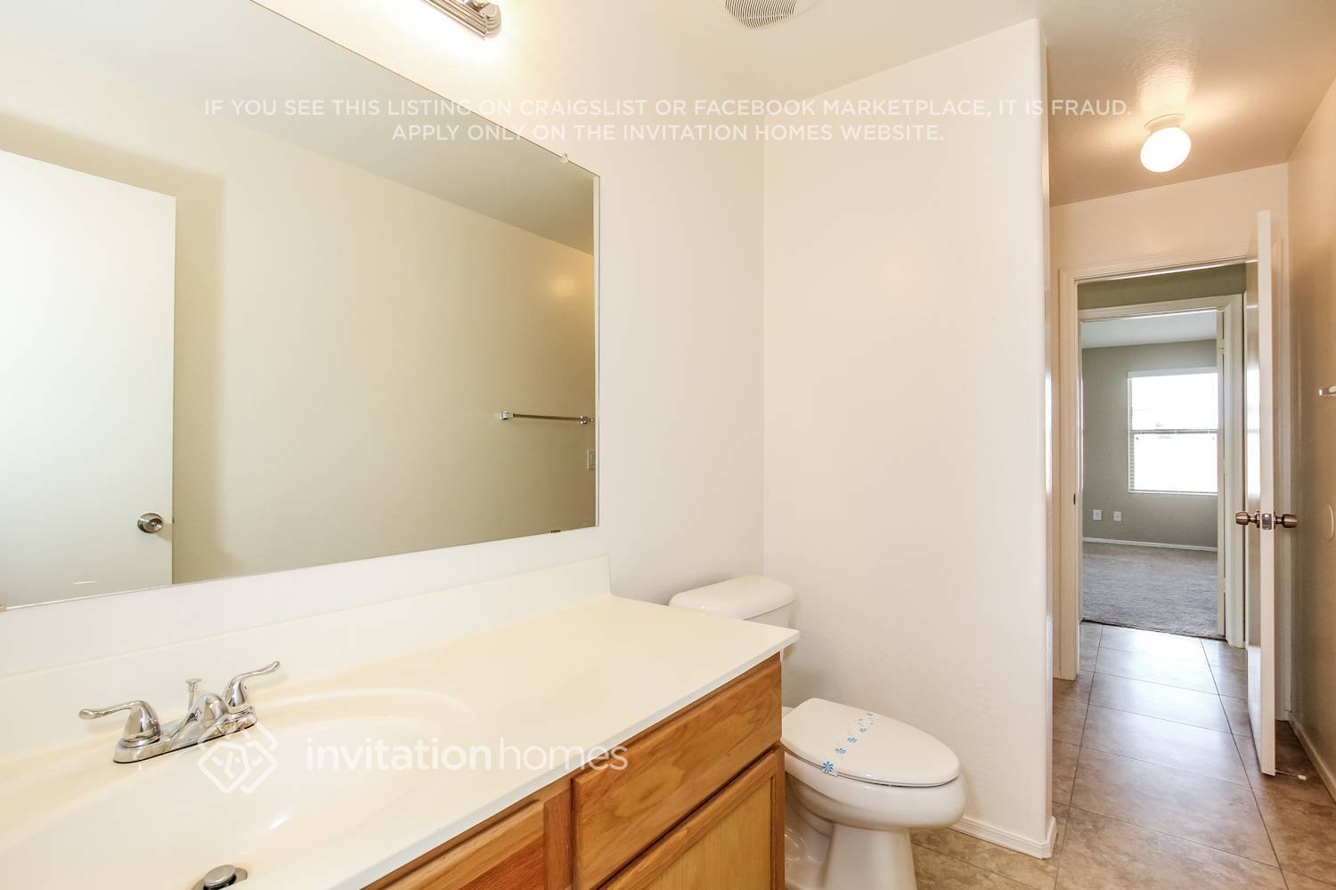 Building Photo - 2628 W Tamarisk Ave
