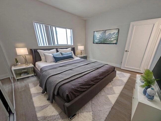 Building Photo - 912 Croft Ave