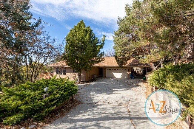Building Photo - Executive Rental in North End Foothills
