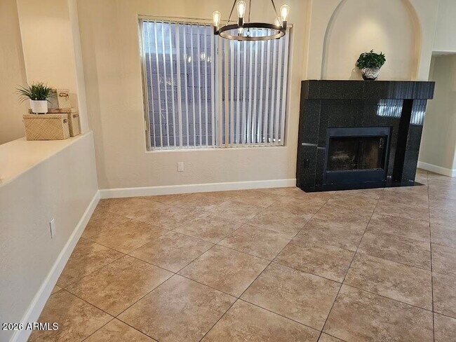 Building Photo - 10061 E Evans Dr