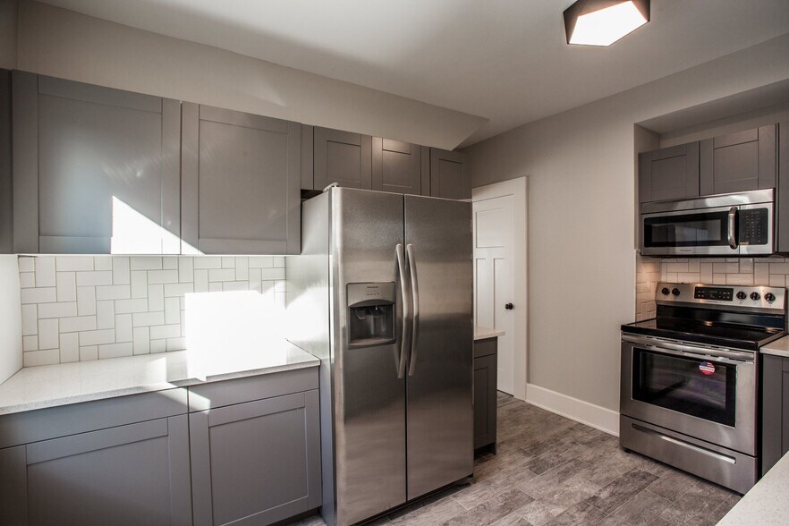 Building Photo - 3841 N Park Ave