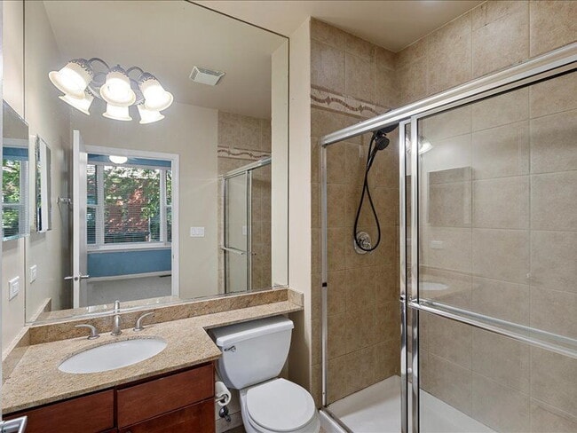 Building Photo - 945 N Howe St