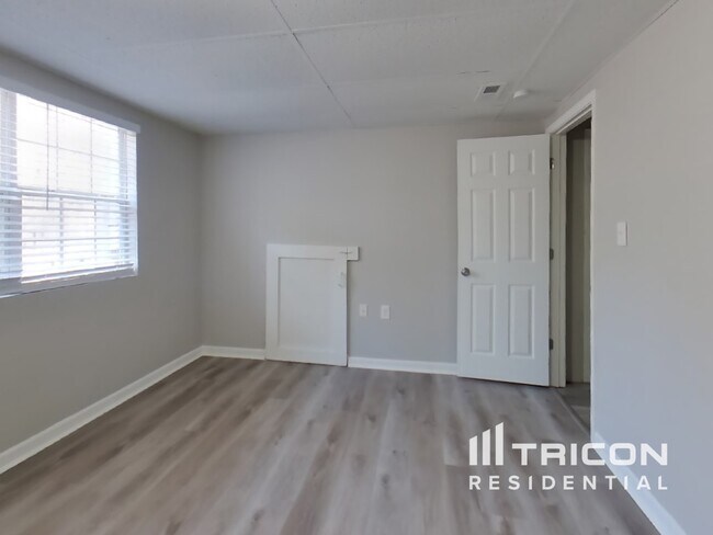 Building Photo - 65 Applewood Cir