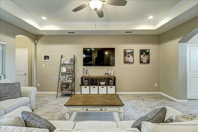 Building Photo - 5817 Bella Di Giorno Dr