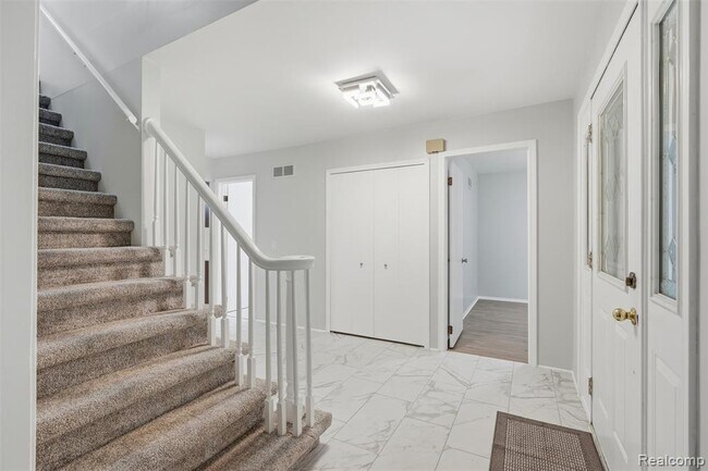 Building Photo - 1880 Welling Dr